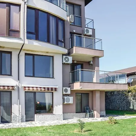 Two-bedroom In Sinemorets * 시네모레츠